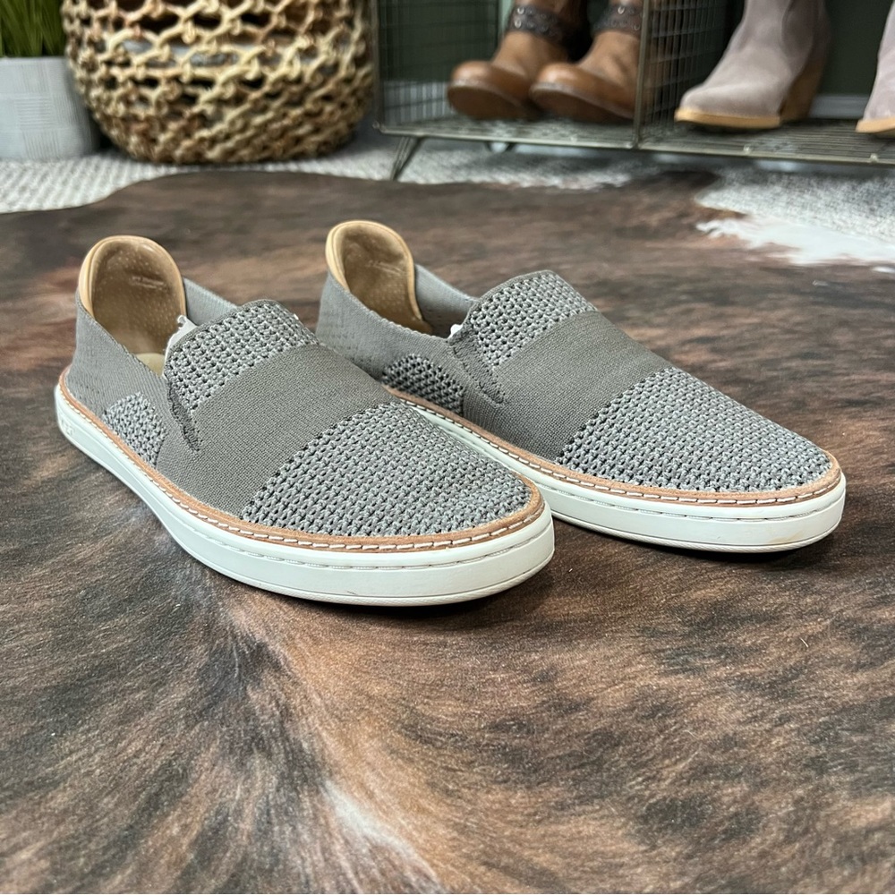 UGG KNIT SAMMY SLIP ON SHOES
